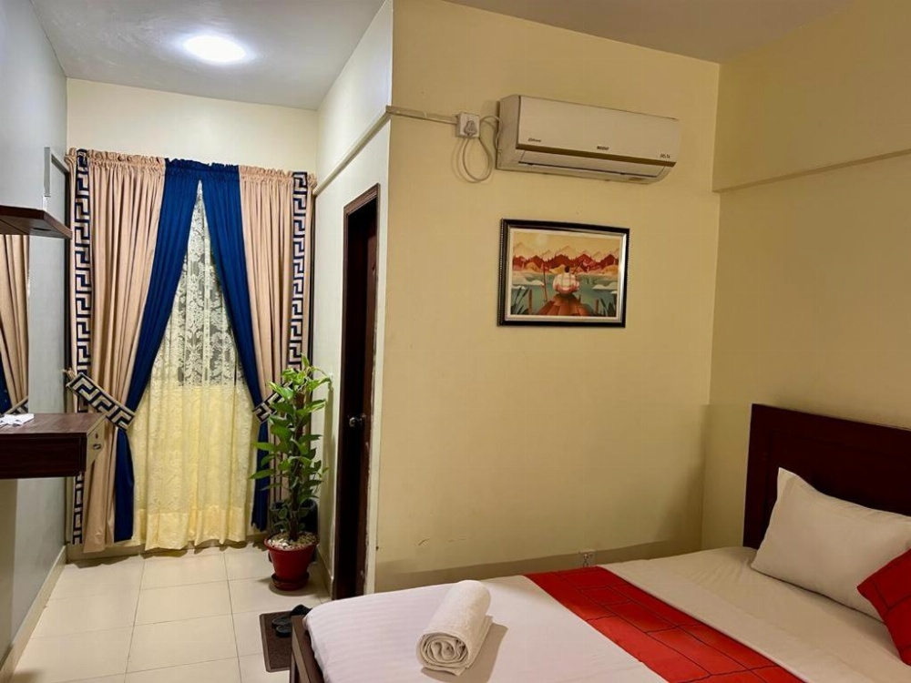 Room image 3
