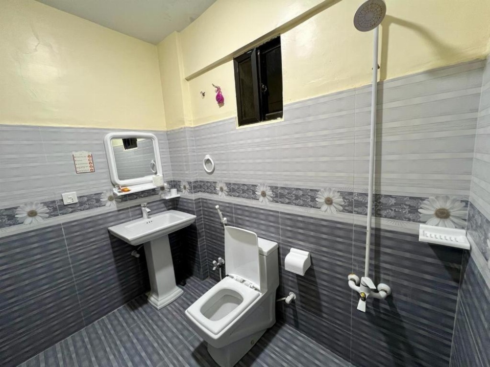Hotel Rooms DHA Image 17